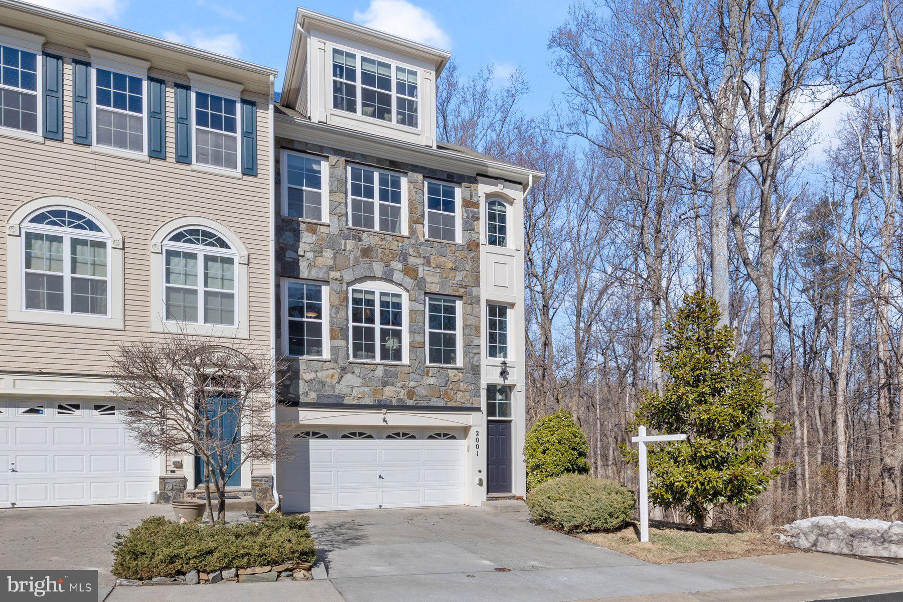 2001 Deertree Ln