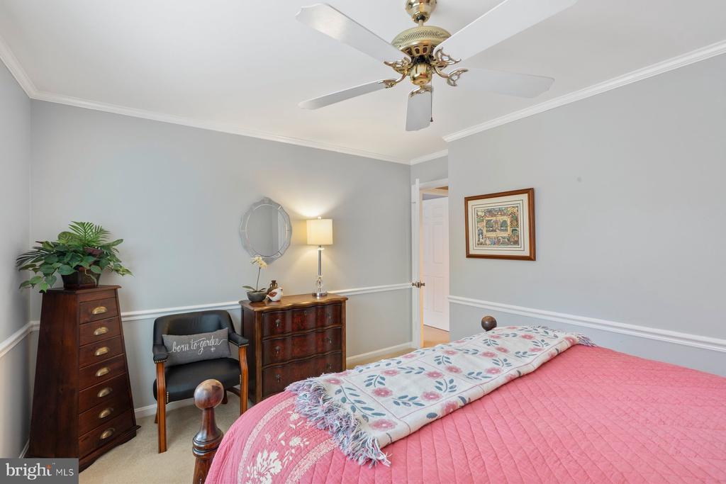 13627 Spinning Wheel Dr