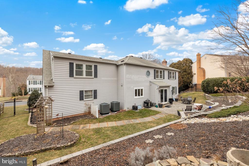 13627 Spinning Wheel Dr