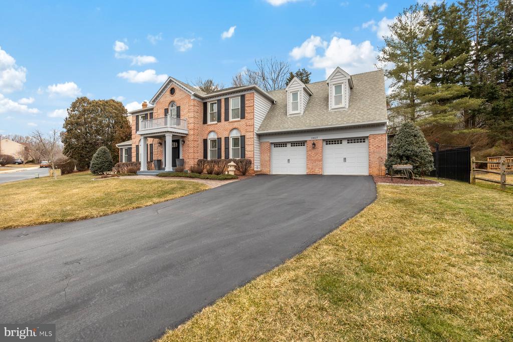 13627 Spinning Wheel Dr