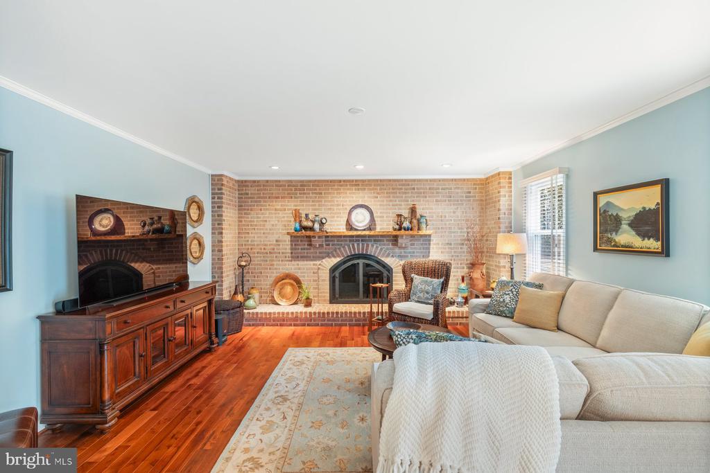 13627 Spinning Wheel Dr
