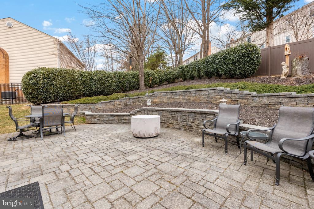 13627 Spinning Wheel Dr