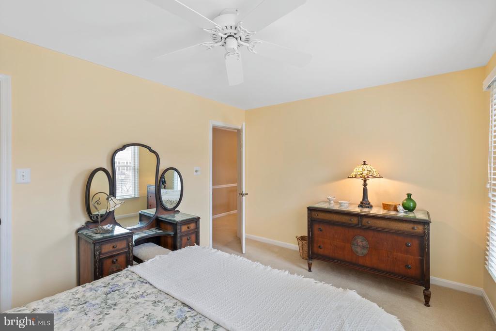 13627 Spinning Wheel Dr