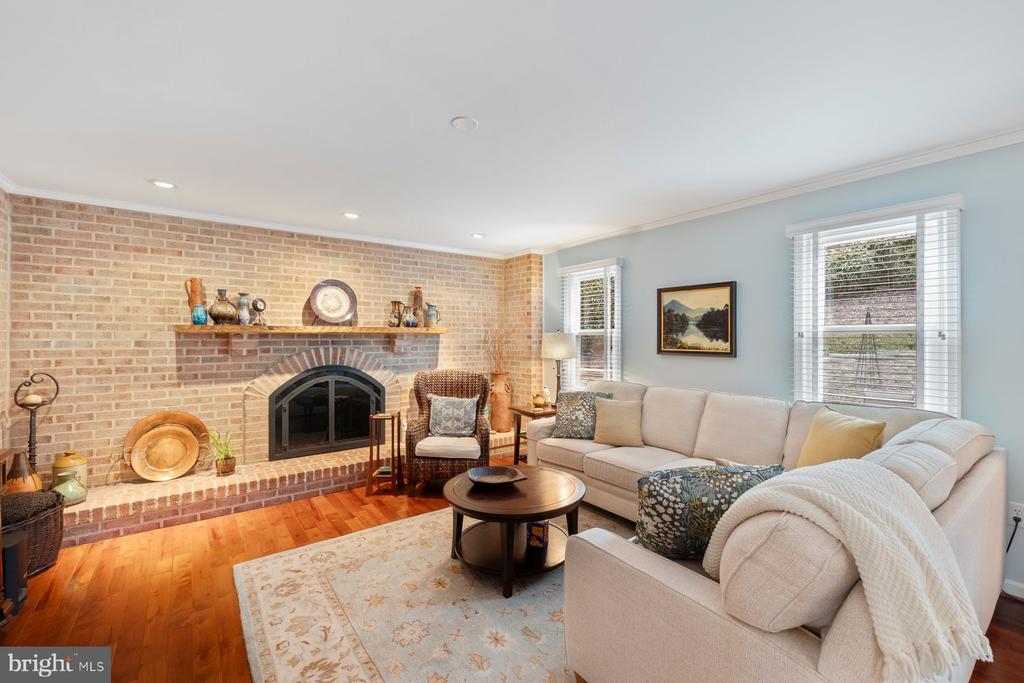 13627 Spinning Wheel Dr