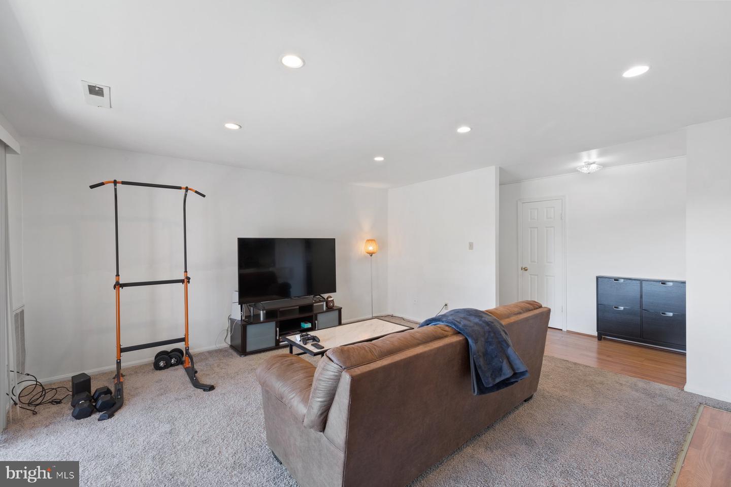 804 Quince Orchard Blvd #201