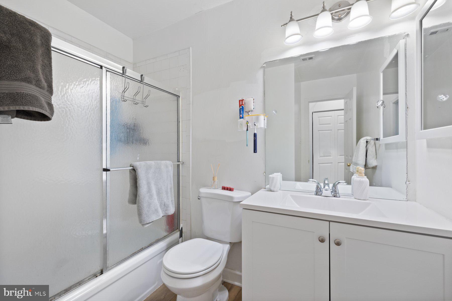 804 Quince Orchard Blvd #201