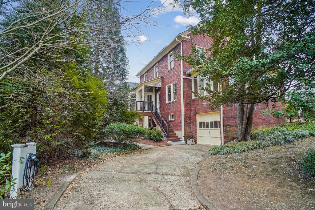 1500 HIGHLAND DRIVE
