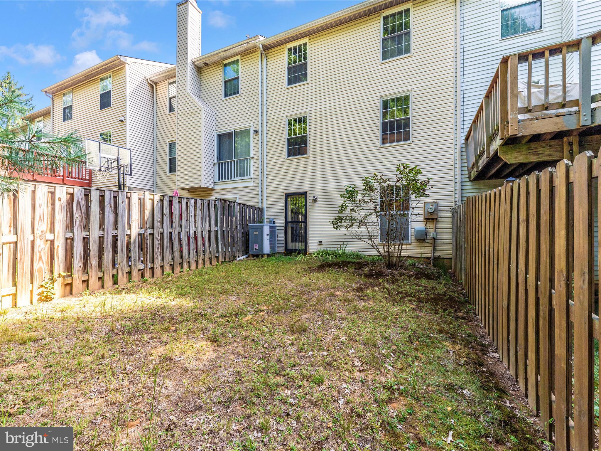 764 Clifftop Dr