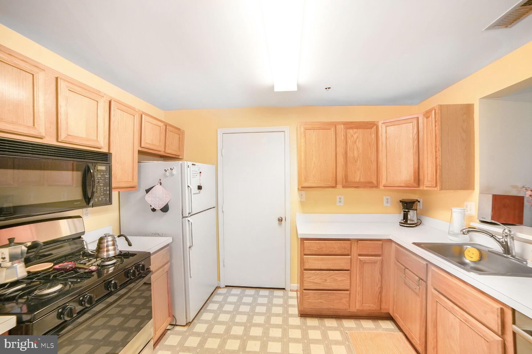 18504 Stakeburg Pl #15