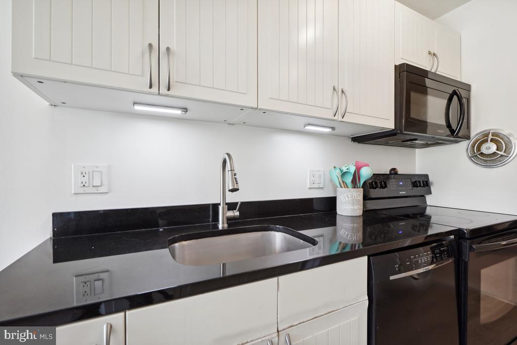 440 GIRARD STREET Unit: 101