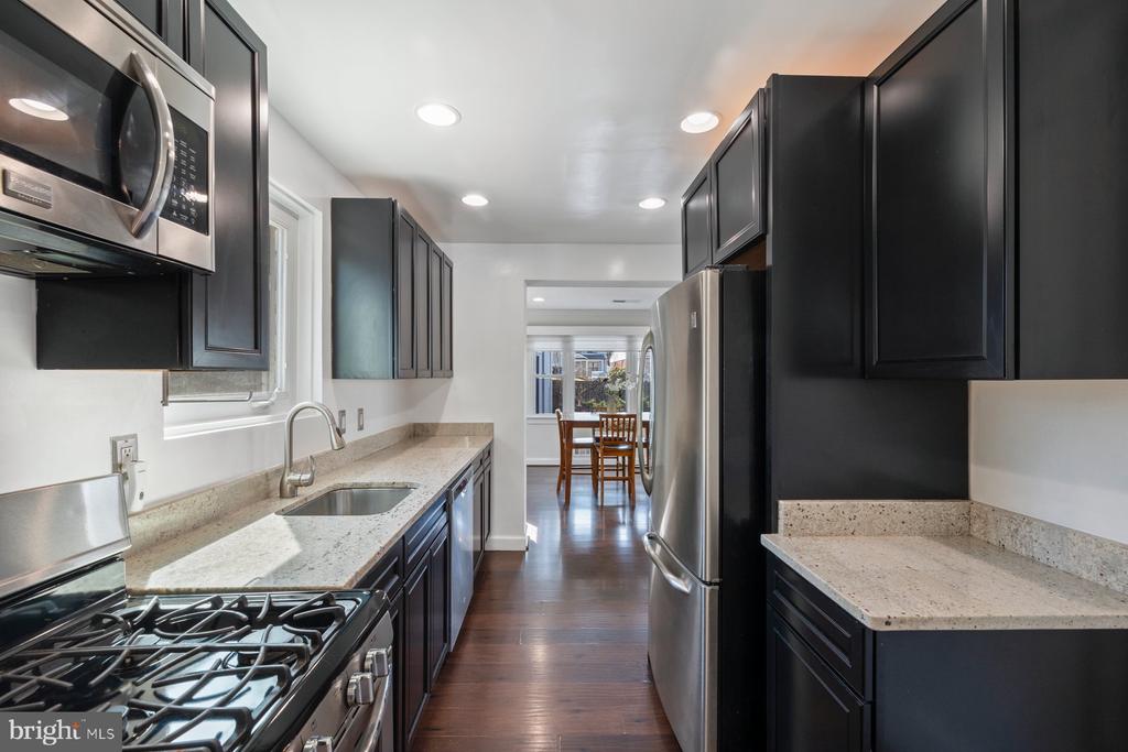 4910 Cushing Dr