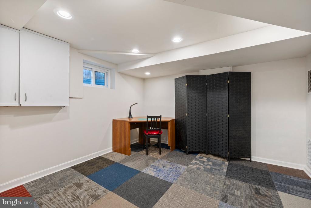 4910 Cushing Dr