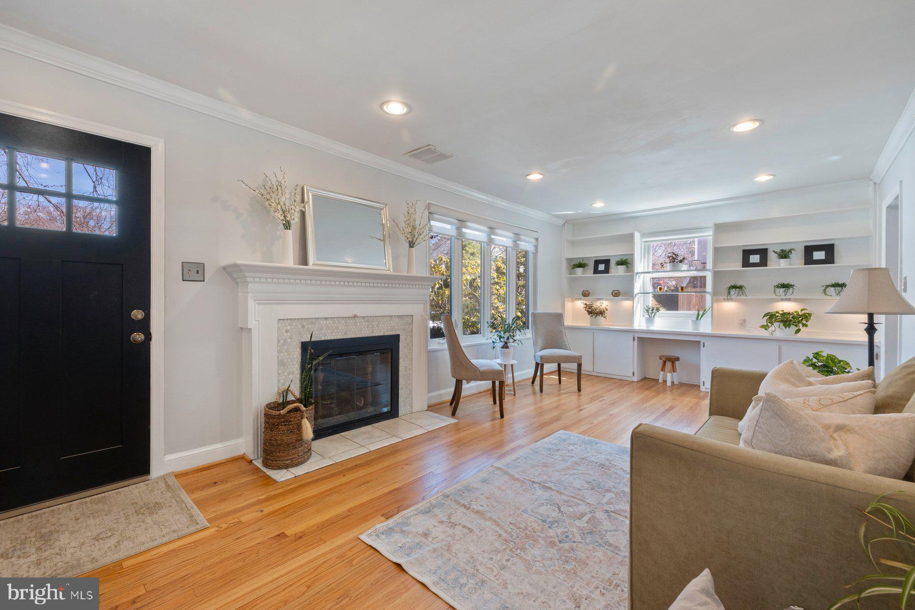 4910 Cushing Dr