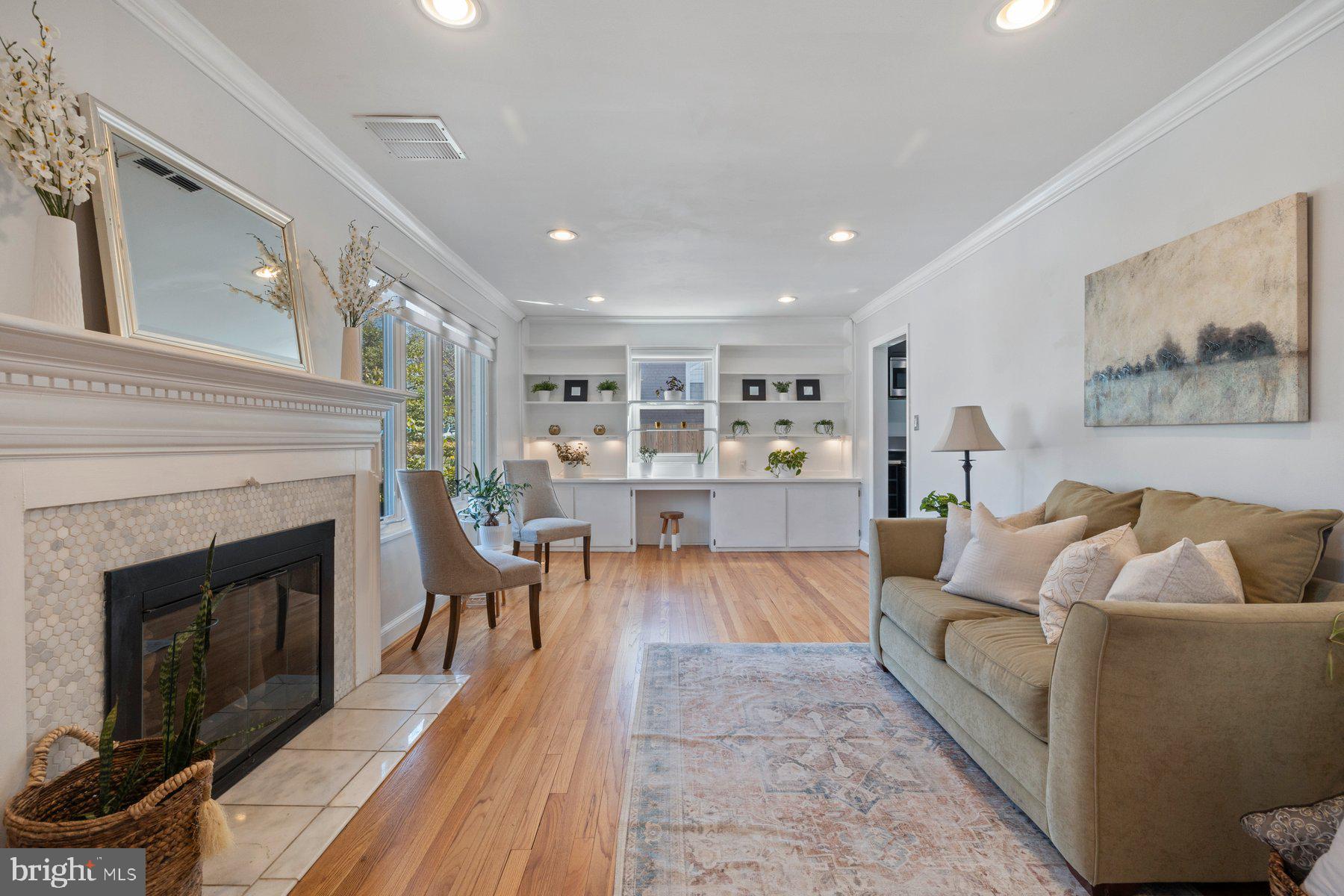 4910 Cushing Dr