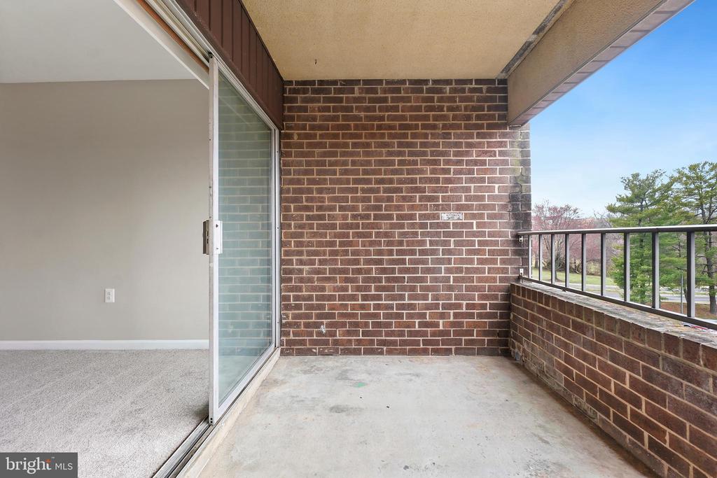 454 GIRARD STREET Unit: 303