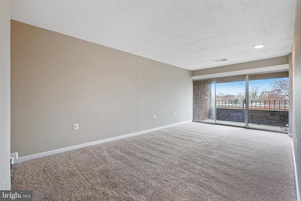 454 GIRARD STREET Unit: 303