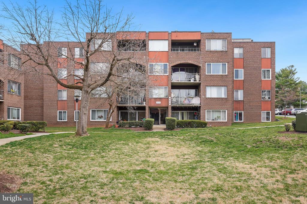 454 GIRARD STREET Unit: 303