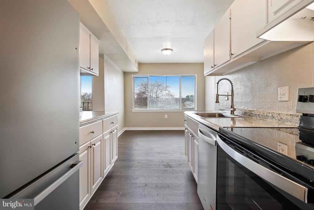 454 GIRARD STREET Unit: 303