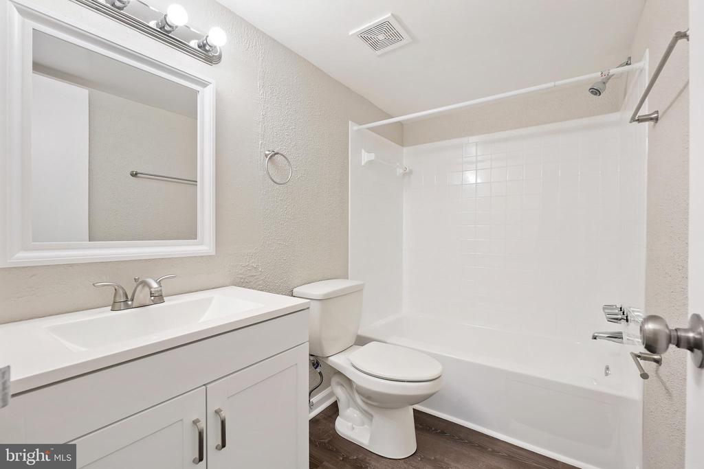 454 GIRARD STREET Unit: 303