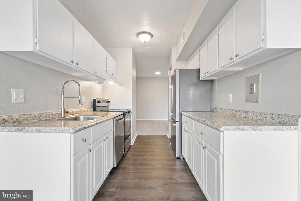 454 GIRARD STREET Unit: 303