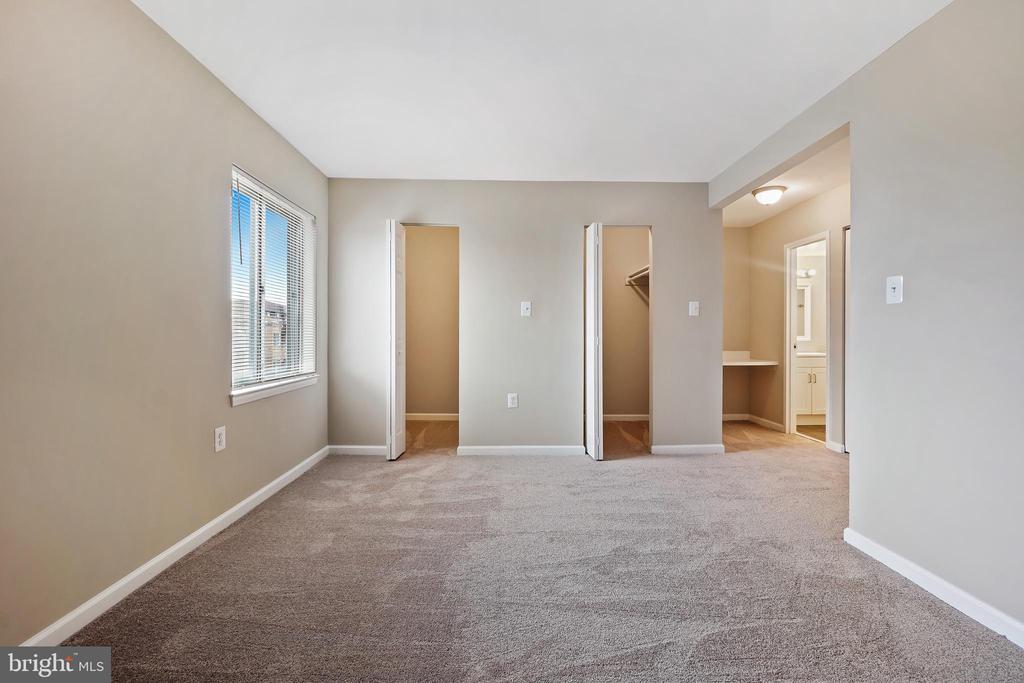 454 GIRARD STREET Unit: 303