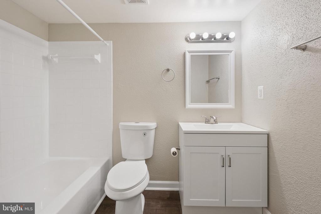 454 GIRARD STREET Unit: 303
