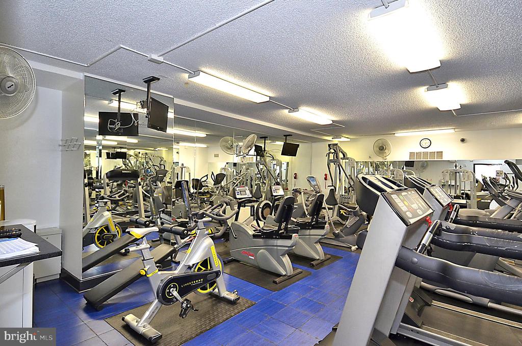 10401 GROSVENOR PLACE 123
