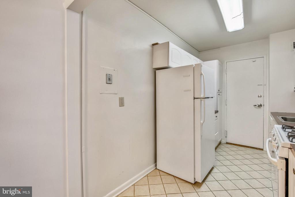 10401 GROSVENOR PLACE 123