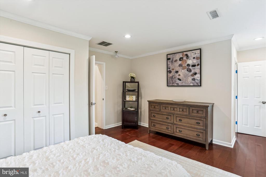 15707 SYCAMORE LANE