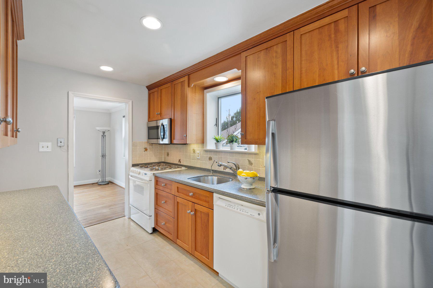 5015 Cushing Dr