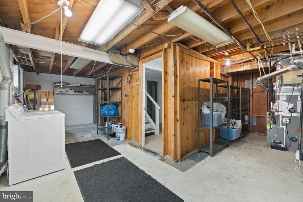 5015 Cushing Dr