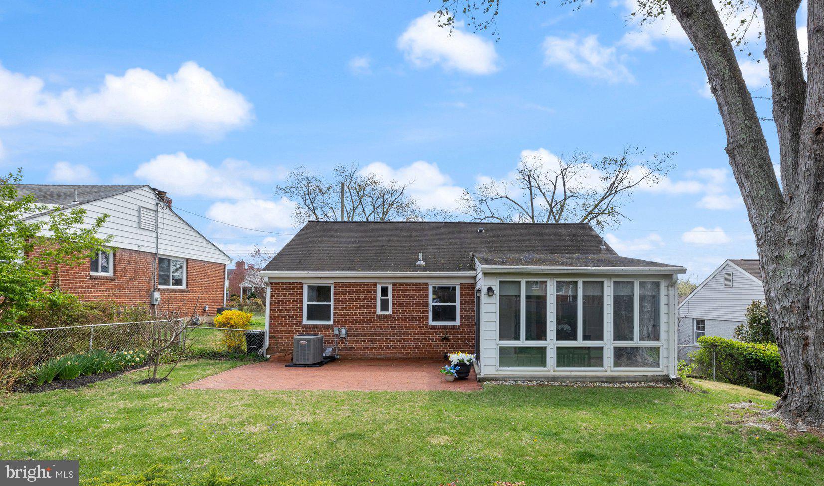 5015 Cushing Dr