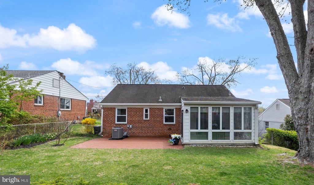 5015 Cushing Dr