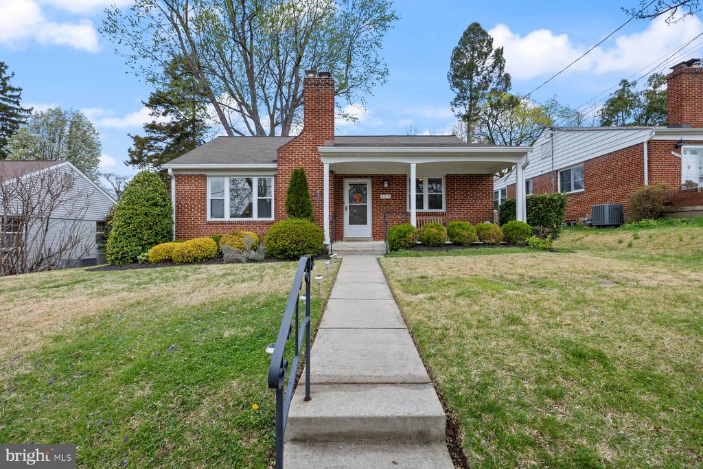 5015 Cushing Dr