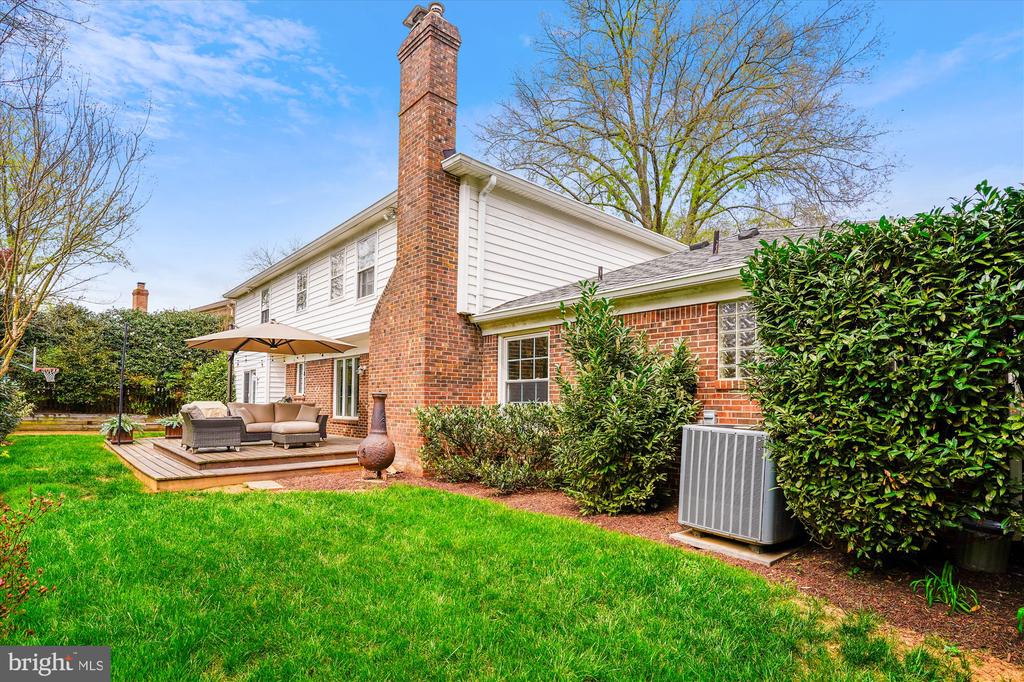 9000 HUNTING HORN LANE