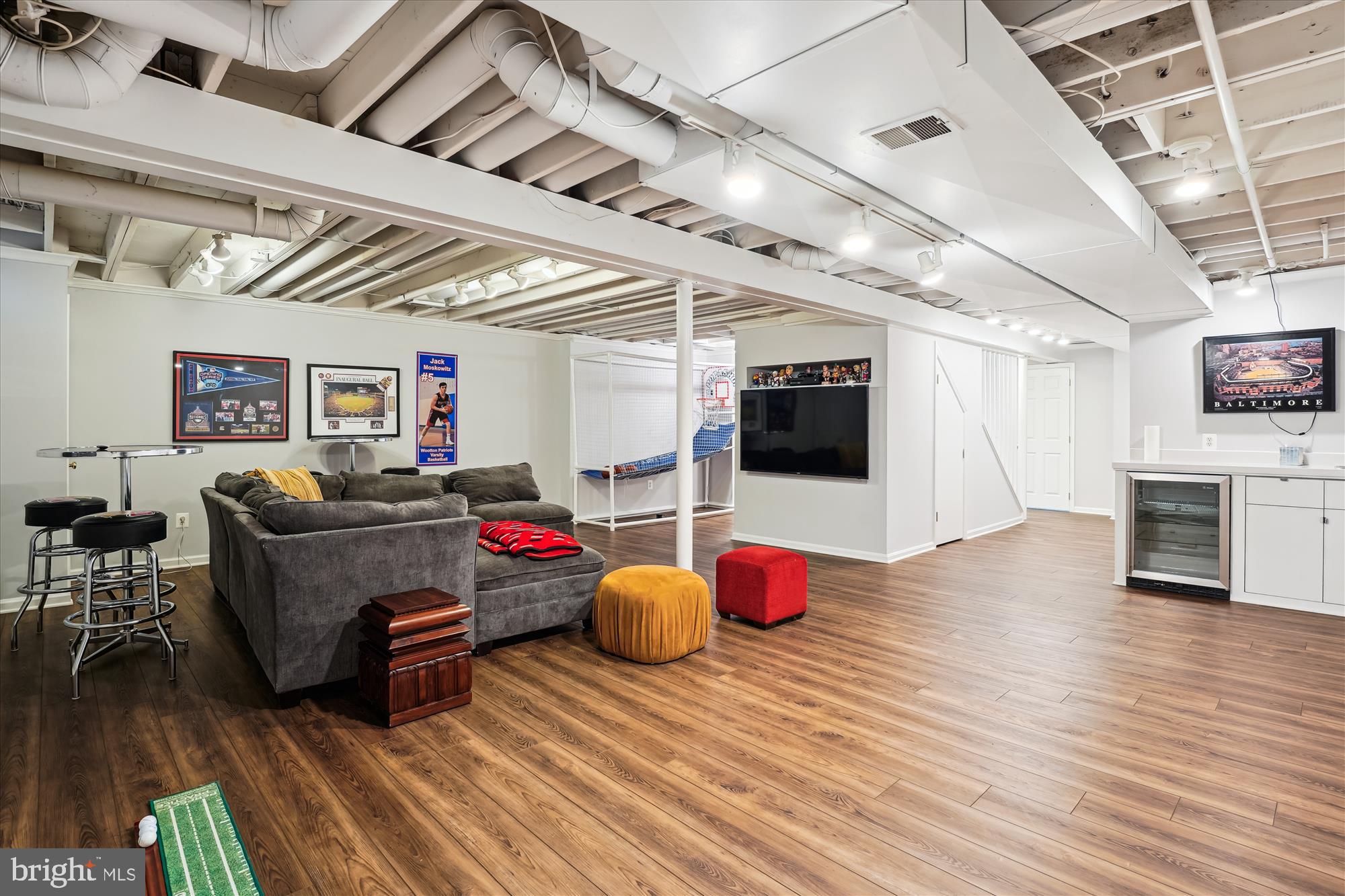 9000 HUNTING HORN LANE