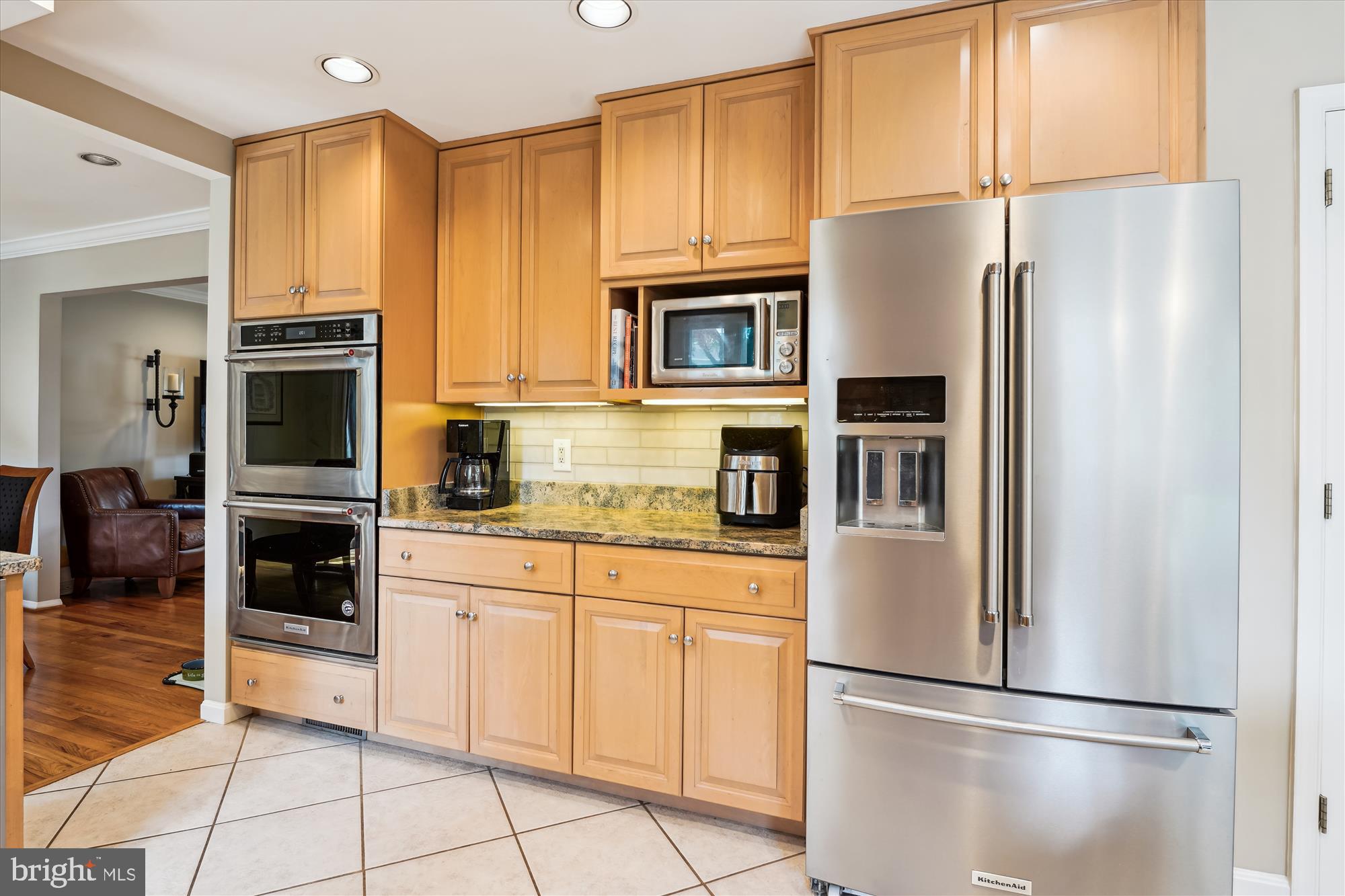 9000 HUNTING HORN LANE