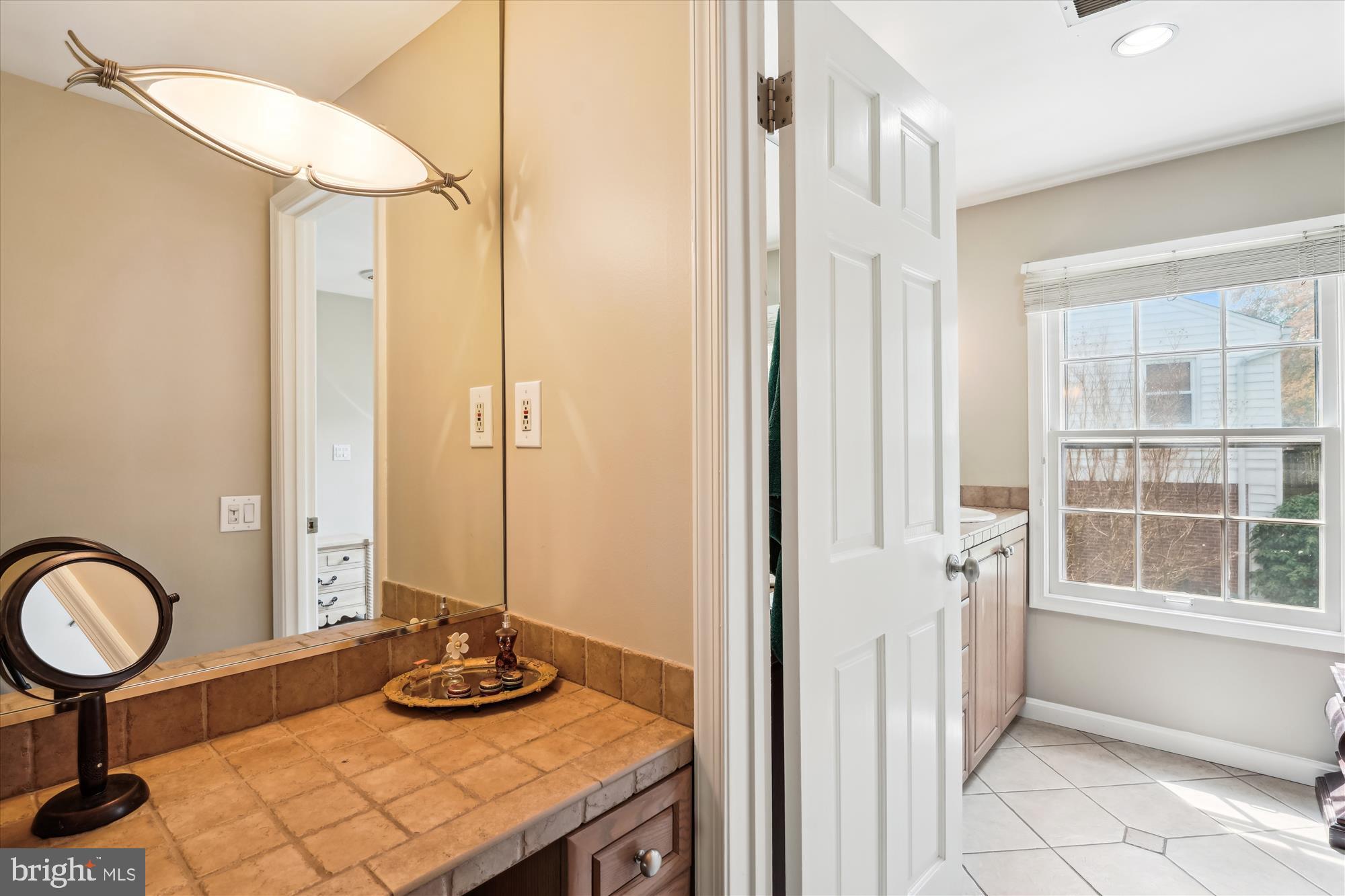 9000 HUNTING HORN LANE