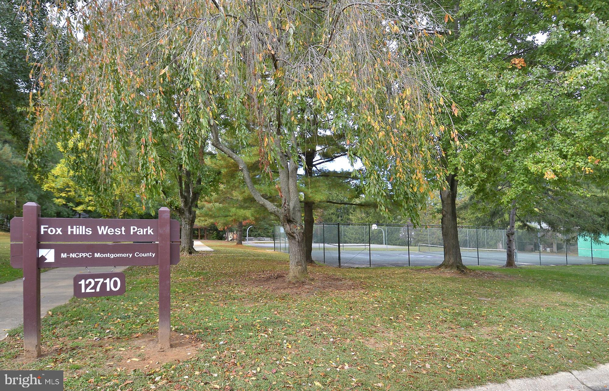 9000 HUNTING HORN LANE