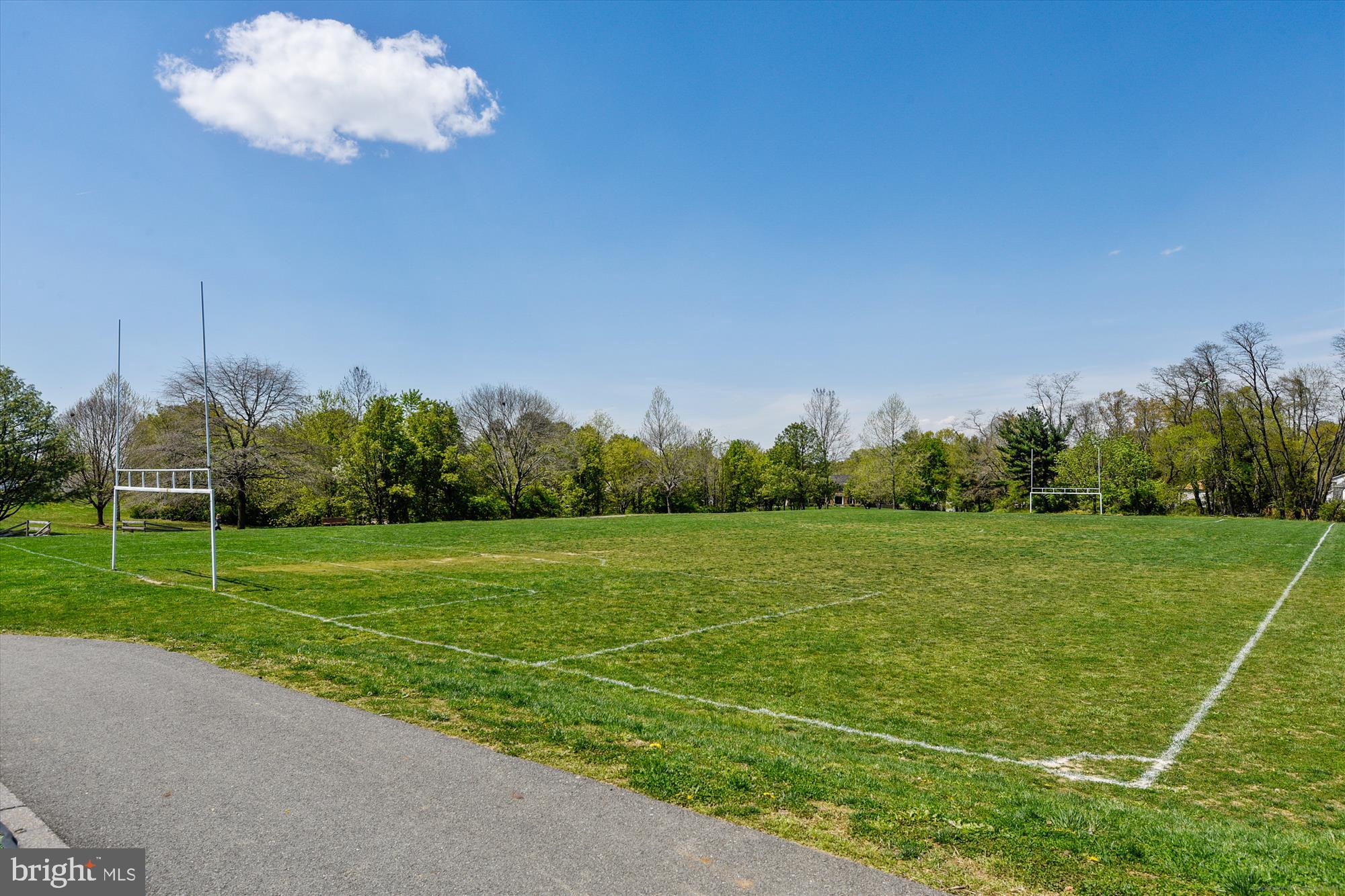 9000 HUNTING HORN LANE