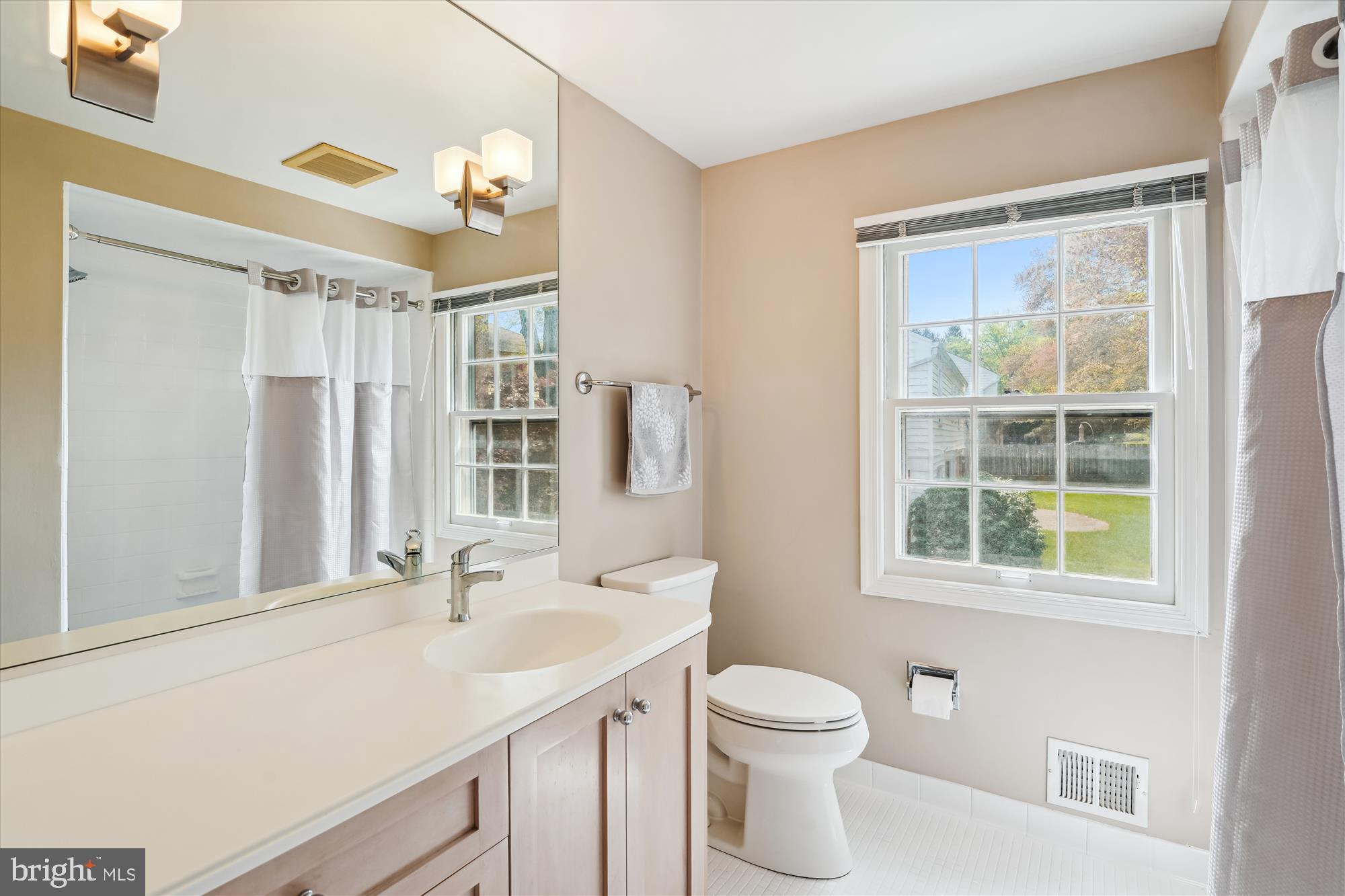 9000 HUNTING HORN LANE