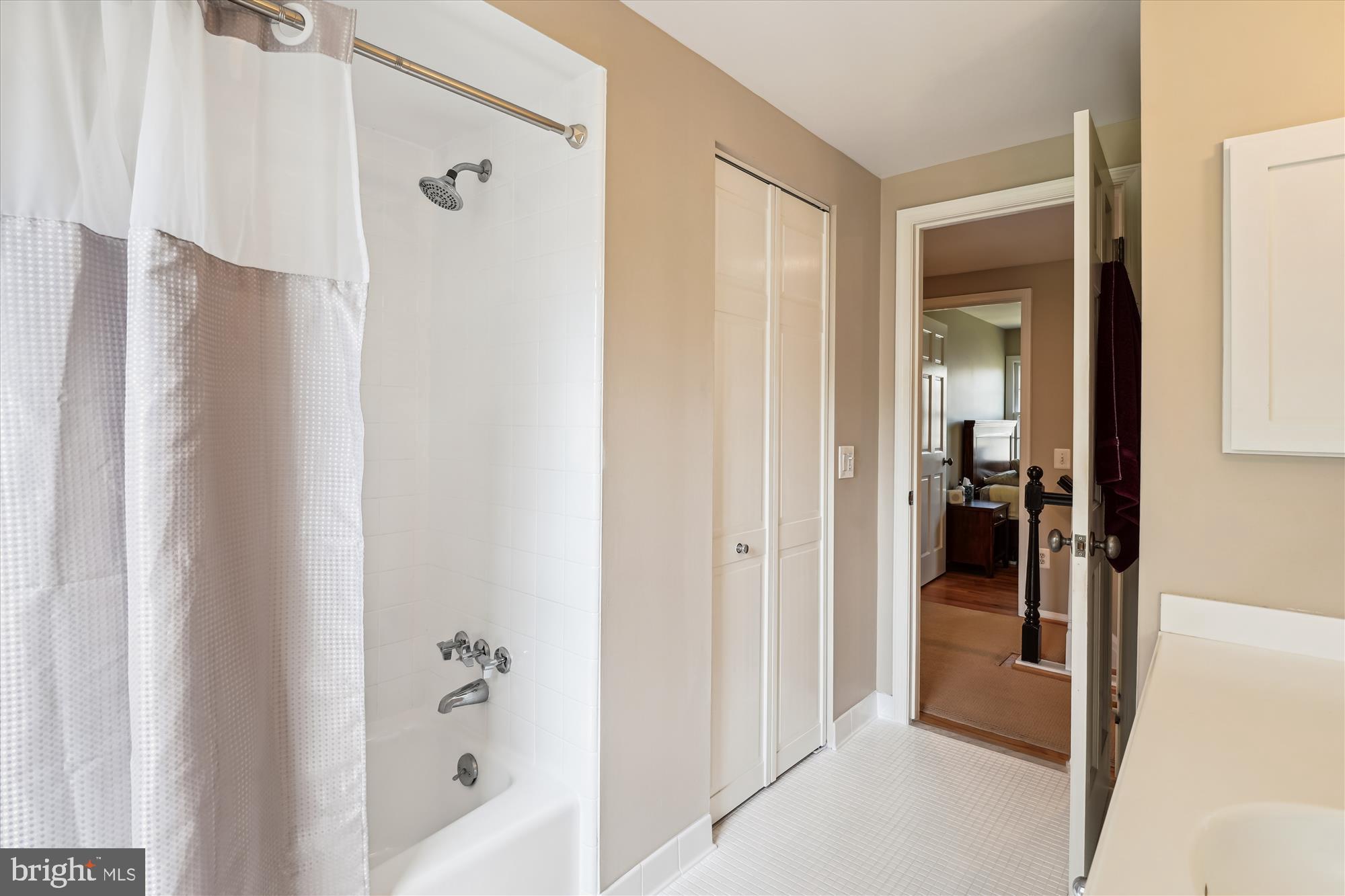 9000 HUNTING HORN LANE