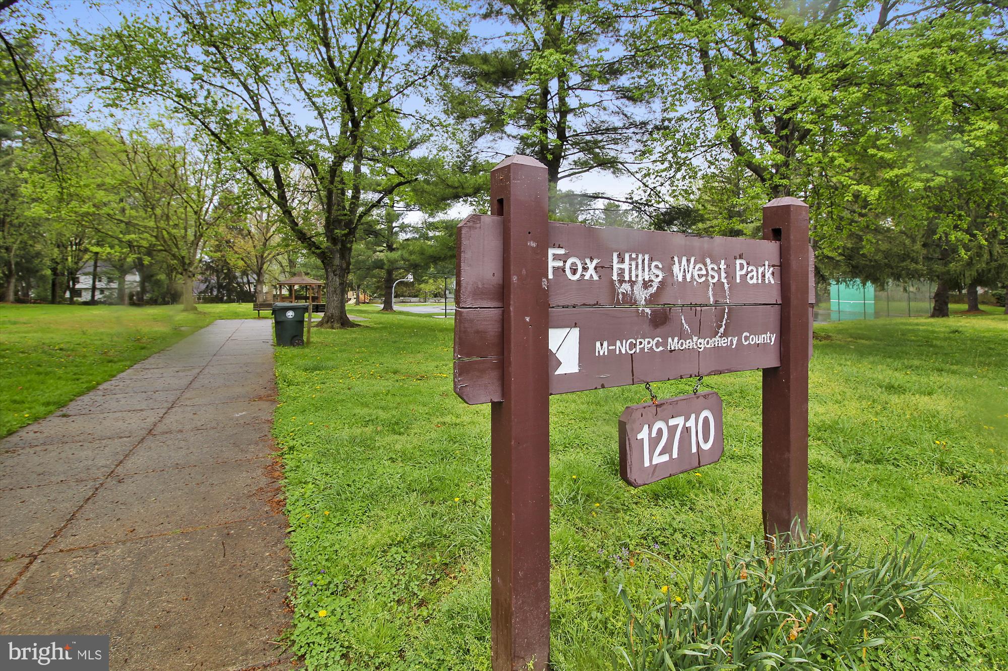 9000 HUNTING HORN LANE