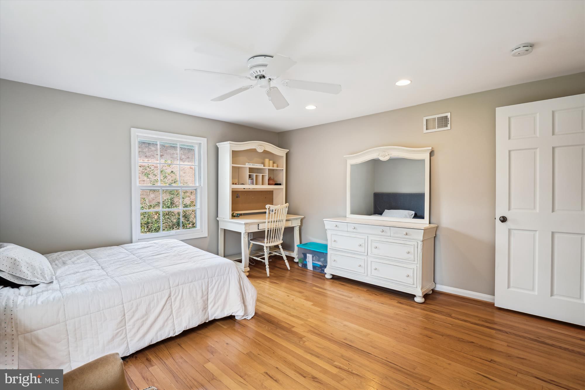 9000 HUNTING HORN LANE