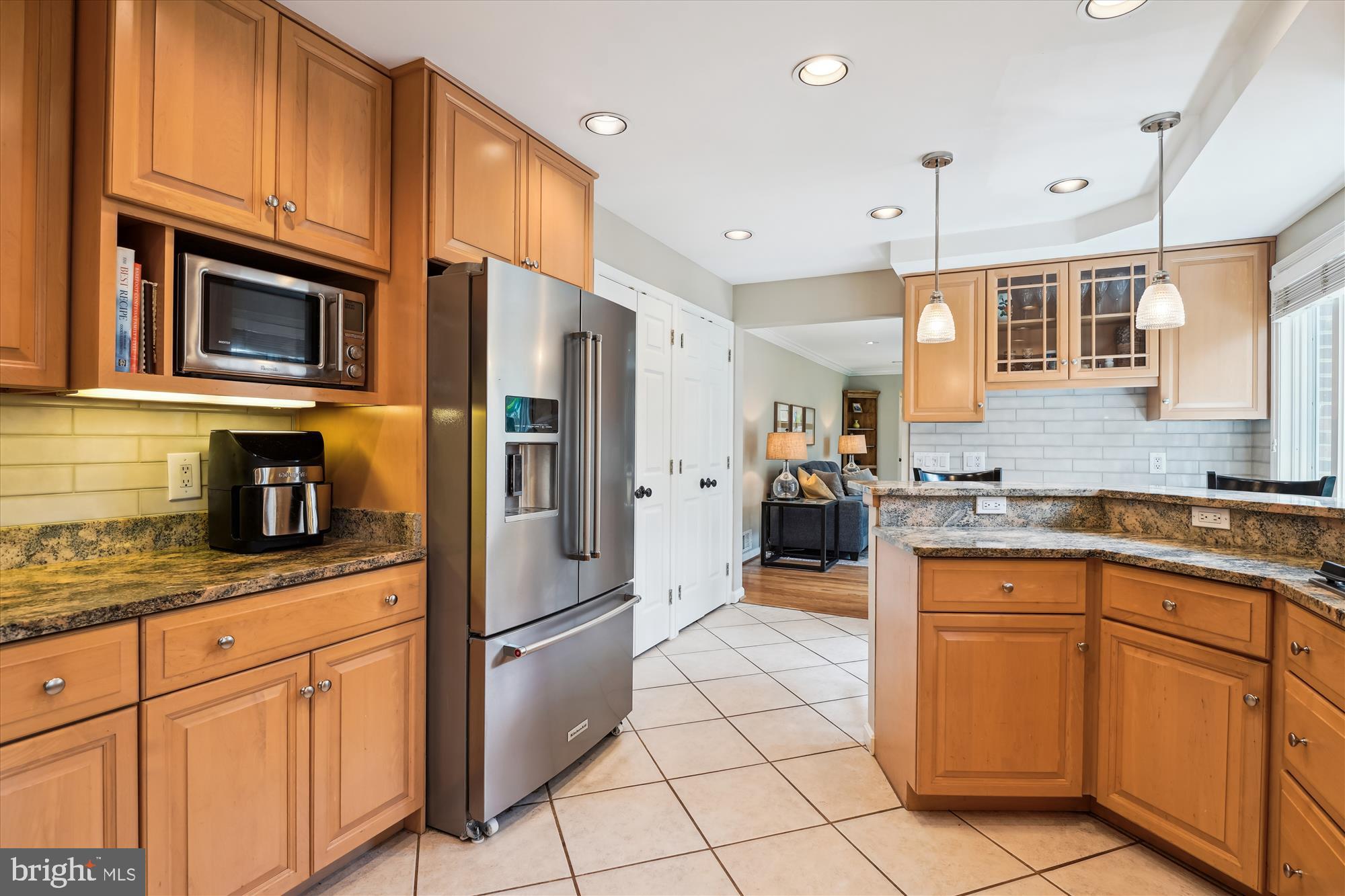 9000 HUNTING HORN LANE