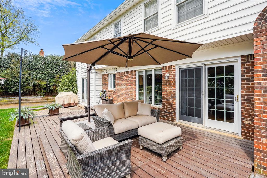 9000 HUNTING HORN LANE