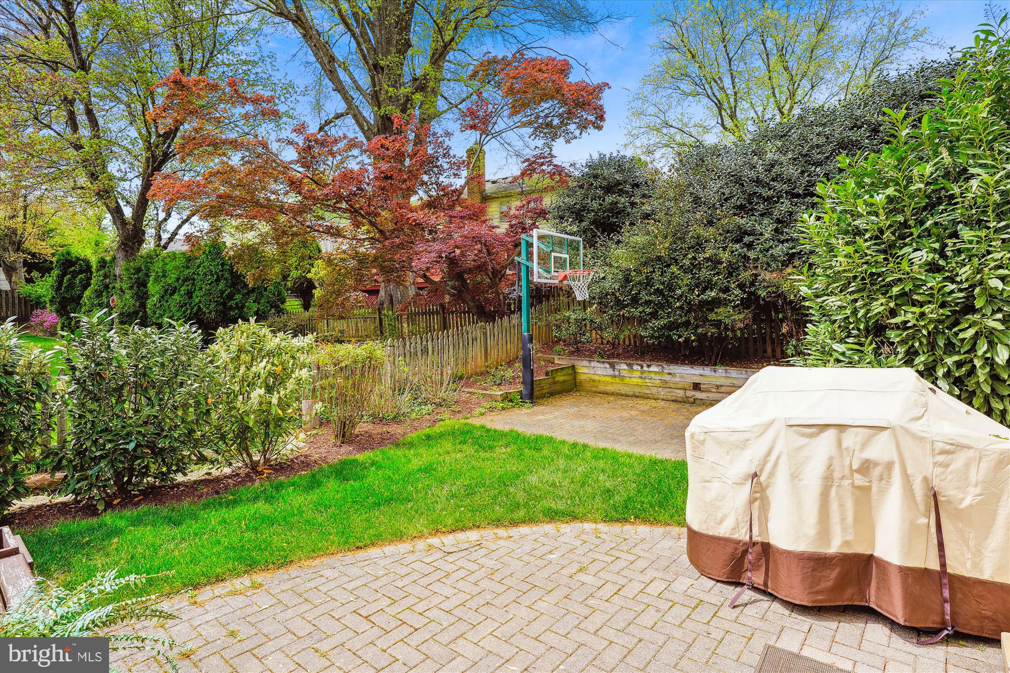 9000 HUNTING HORN LANE