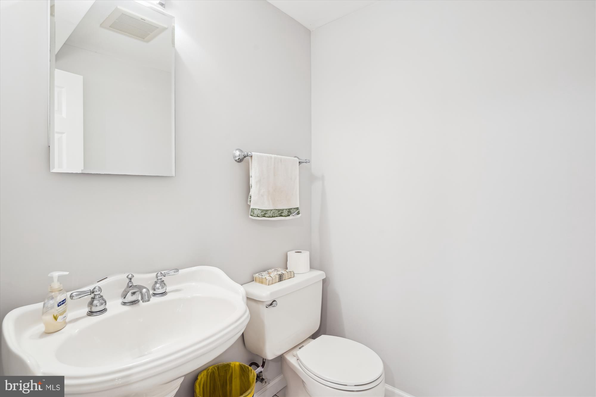 9000 HUNTING HORN LANE