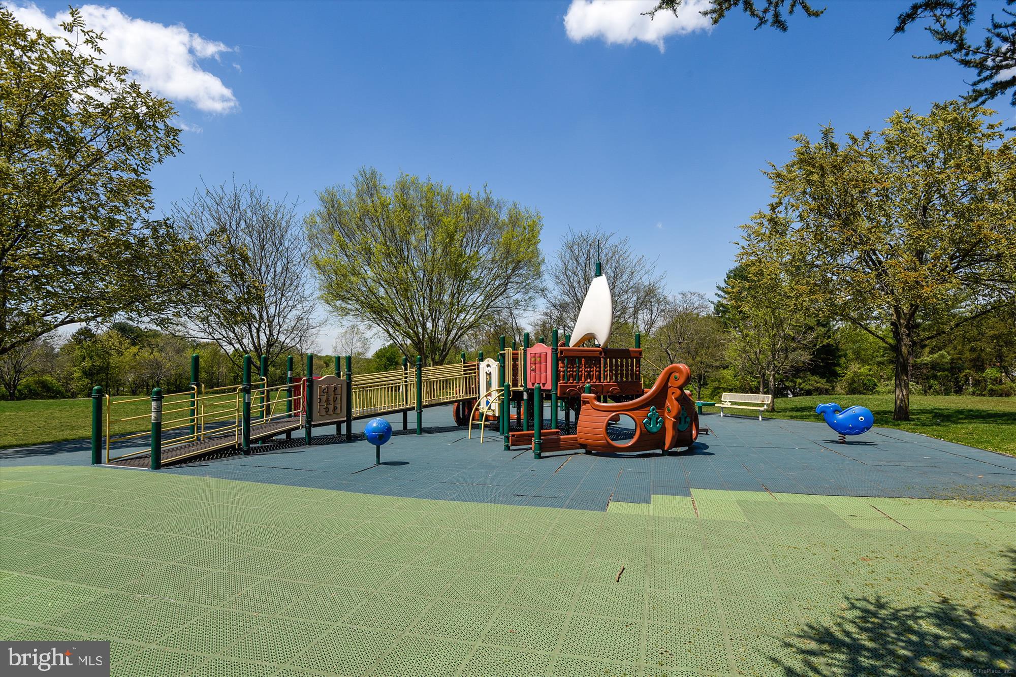 9000 HUNTING HORN LANE