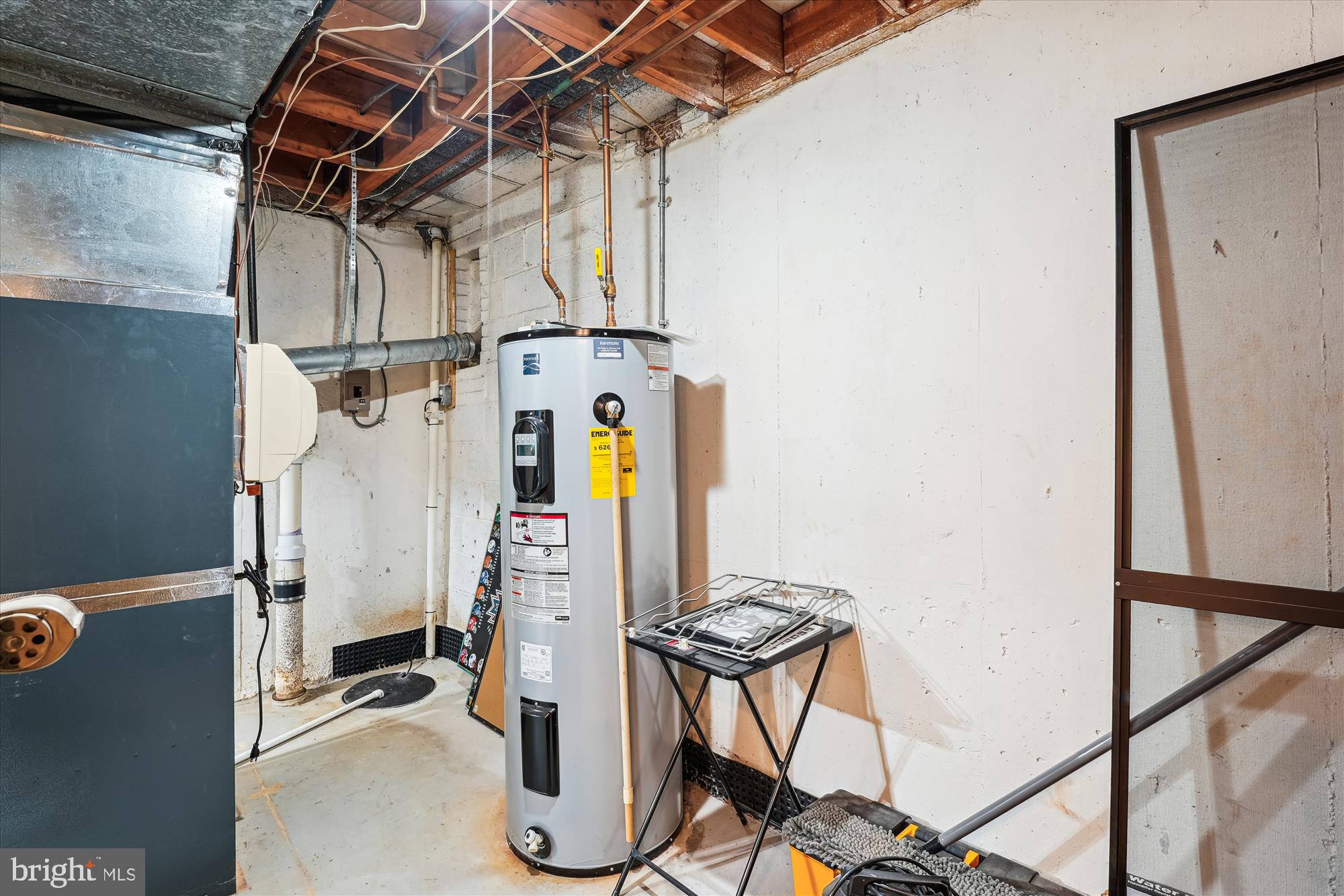 9000 HUNTING HORN LANE